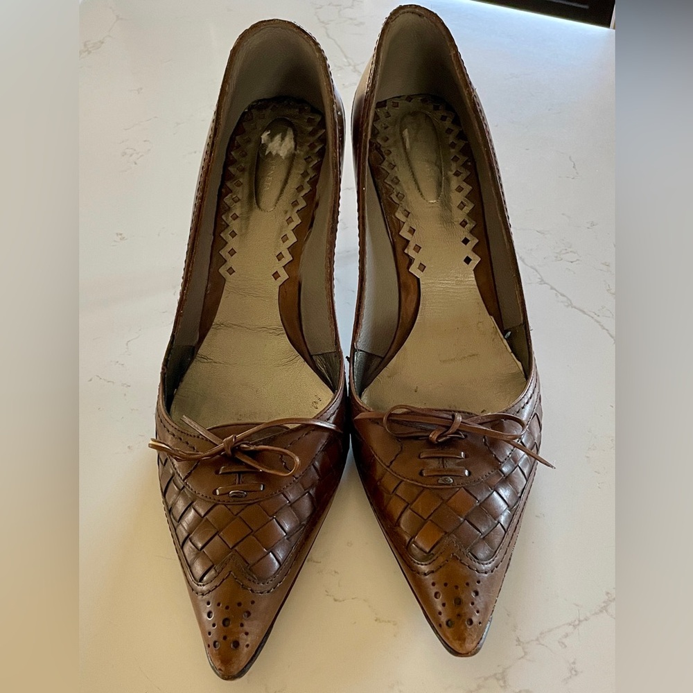 Bottega Veneta Leather Pointed Toe Pumps